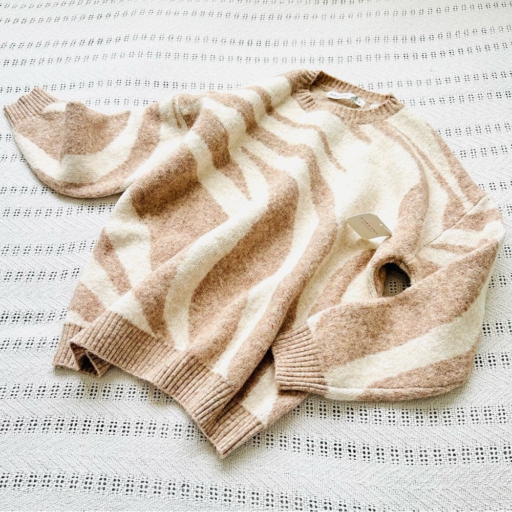 Women's Beige and Cream Sweater